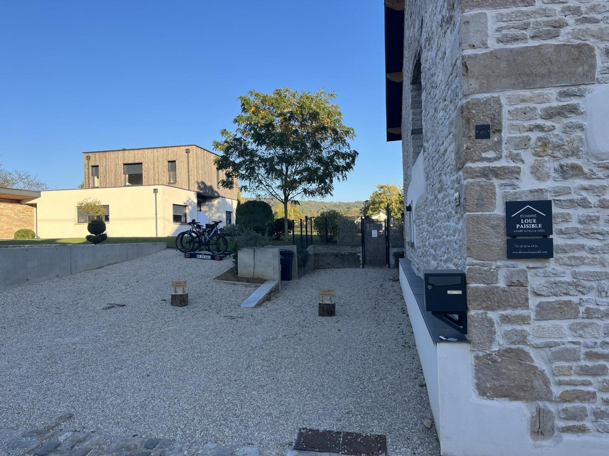 Sejour Detente - Appart'Hotel N 1 Avec Jaccuzi, Piscine Et Petit-Dejeuner Chouzelot ภายนอก รูปภาพ