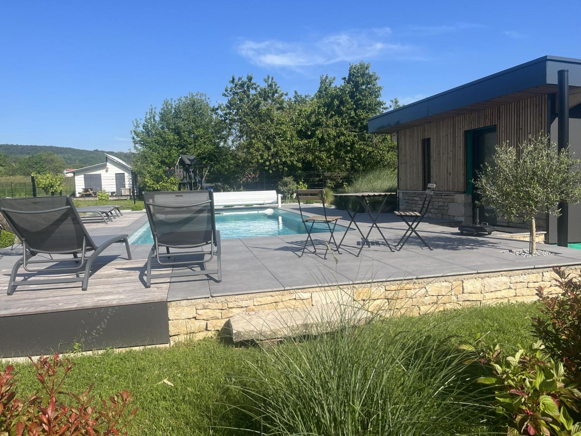 Sejour Detente - Appart'Hotel N 1 Avec Jaccuzi, Piscine Et Petit-Dejeuner Chouzelot ภายนอก รูปภาพ