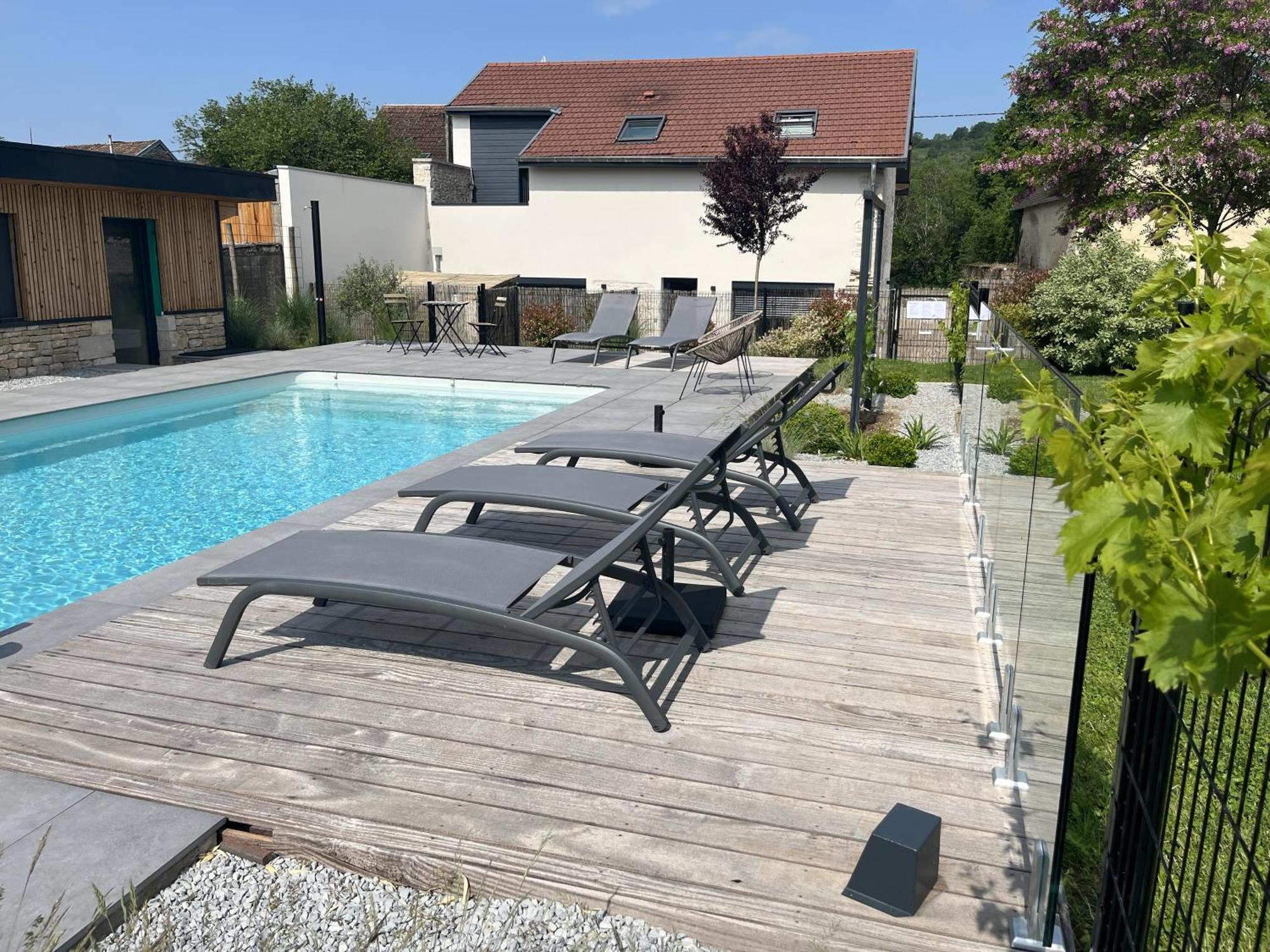 Sejour Detente - Appart'Hotel N 1 Avec Jaccuzi, Piscine Et Petit-Dejeuner Chouzelot ภายนอก รูปภาพ